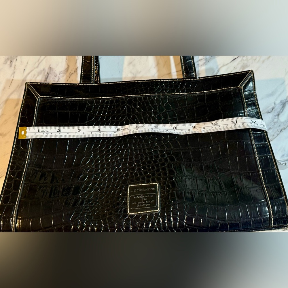 Liz Claiborne black faux alligator purse/bag and wallet - Picture 5 of 16